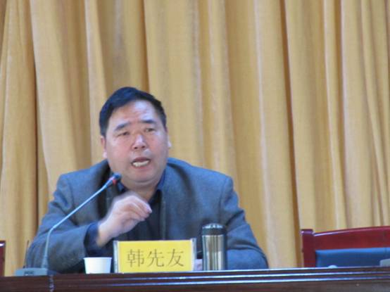 和硕县举行新学期教师师德业务培训会 300多名教师参加培训