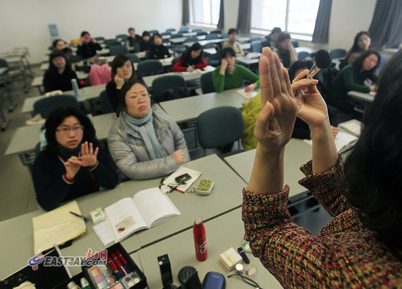 学做美丽女人：走进上海女子大学课堂