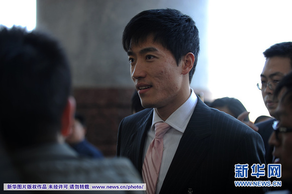 刘翔晏紫缺席政协会议 委员“理解”但督其尽责