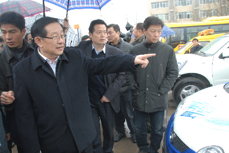 全国政协副主席万钢莅临河南师大视察(图)