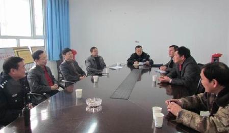 奎屯市政法委副书记田小平一行深入开干齐乡检查指导工作
