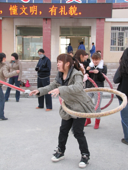 和硕：趣味体育活动庆“三八”