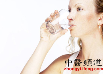 当心！这7种食物让女人越吃越老！