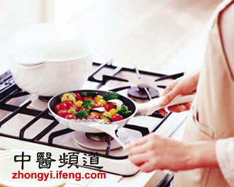 当心！这7种食物让女人越吃越老！