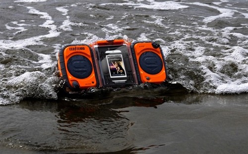 游泳冲浪好伴侣 iPhone防水外放音箱
