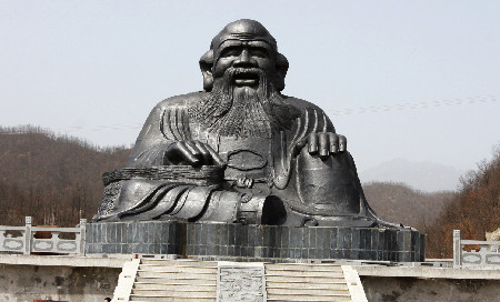 河南西峡：建成全国最大的老君铸铁坐像