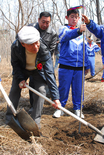 盘锦黑嘴鸥保护协会八个专题活动庆祝地球日