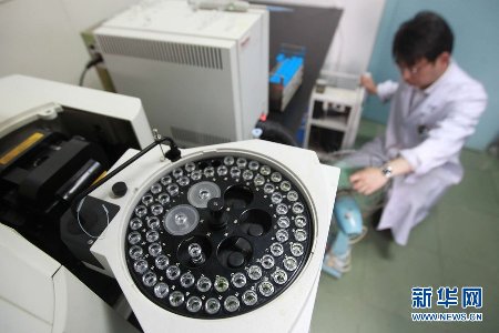 探访北京市药检所 目击胶囊检测全过程