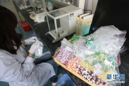 探访北京市药检所 目击胶囊检测全过程