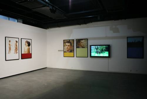 成都当代美术馆举办《漫游世界》、《长江》主题展