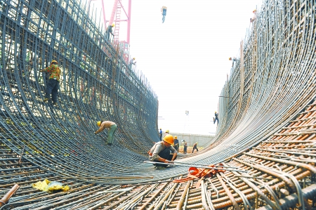 汗洒南水北调沙河渡槽工地
