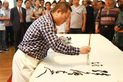 李斌权“音乐书法”个人展在北京云峰画苑炫彩开幕