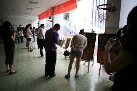践行素质教育 成师附小家长开放日活动丰富多彩