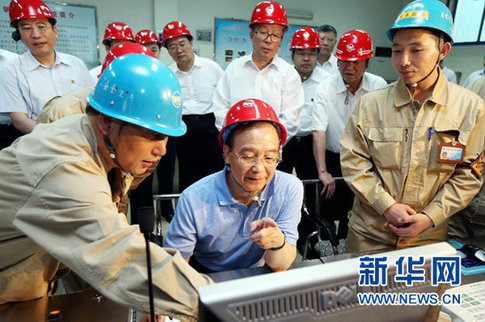 温家宝在鄂考察时强调：把稳增长放在更加重要的位置