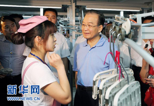 温家宝在鄂考察时强调：把稳增长放在更加重要的位置