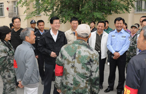 伊犁州党委副书记,政法委书记张云莅临奎屯市检查指导