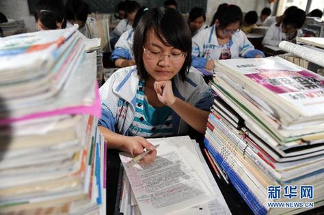 各地学子备战2012年高考