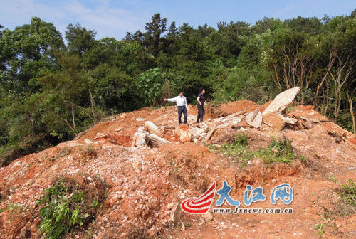 已故学者王修寀坟墓遭强拆 现场搭灶火化尸骨