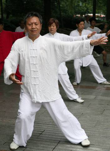 十余年寒暑不辍 蓉城高手义务教太极