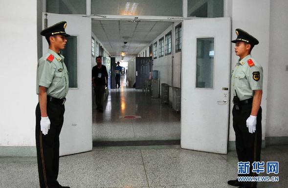 十年铸就 今朝亮剑——高考网上评卷工作志