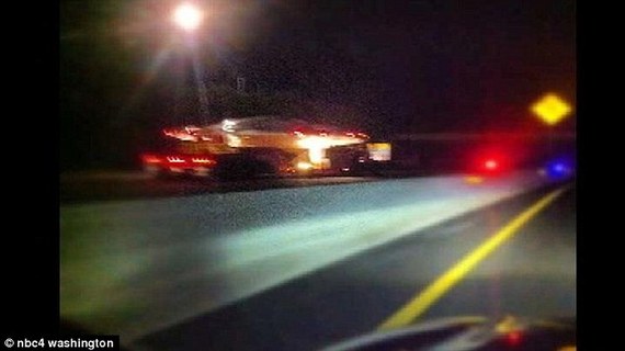 美高速公路现疑似UFO 被空军运走