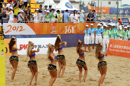 西班牙女子啦啦队助阵第三届亚洲沙滩运动会