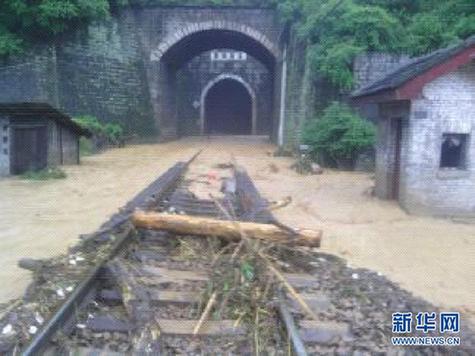 全国天气“水火两重天”