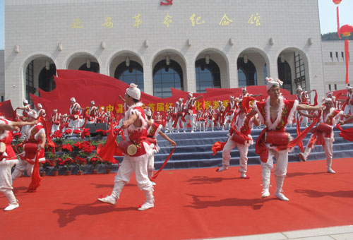 2012中国延安首届红色文化旅游季在延安举行