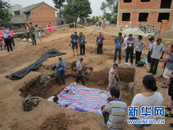陕西宝鸡发现西周早期贵族墓葬 出土青铜器20余件