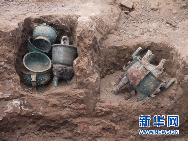 陕西宝鸡发现西周早期贵族墓葬 出土青铜器20余件