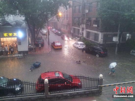 京今明再降大雨 极端天气考验市政服务