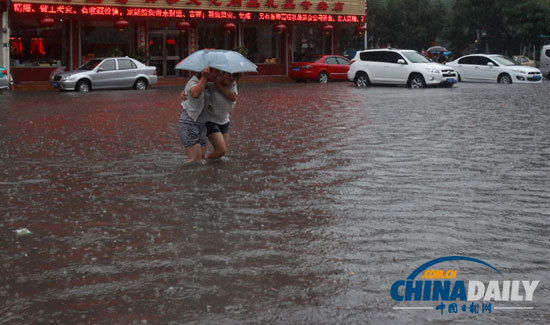 天津遭受暴雨袭击