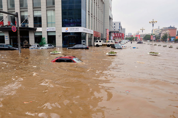 直击辽宁盖州突发洪水 6万受灾群众有序撤离