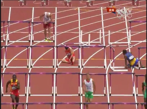 男子110米栏预赛 刘翔摔倒无缘晋级(图)