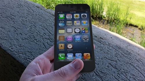 iPhone 5手持图曝光 采用大屏铝合金外壳（图）