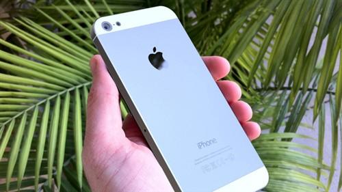 iPhone 5手持图曝光 采用大屏铝合金外壳（图）