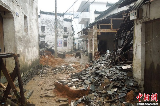 特大洪水袭击江西婺源 灾后一片狼藉