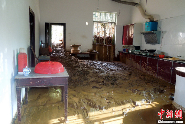 特大洪水袭击江西婺源 灾后一片狼藉