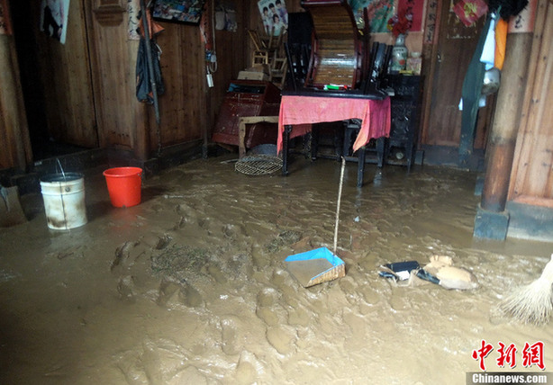 特大洪水袭击江西婺源 灾后一片狼藉