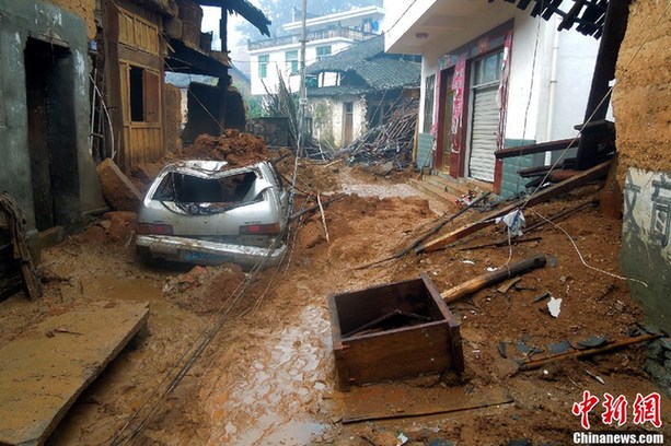 特大洪水袭击江西婺源 灾后一片狼藉