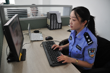 河南固始民警吴媛媛 “穿越”在现实与网络之间