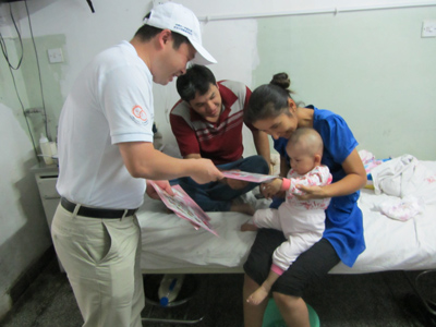 广东省医师协会、中国红十字基金会、合生元母婴救助基金来伊犁州开展救助、培训、义诊活动