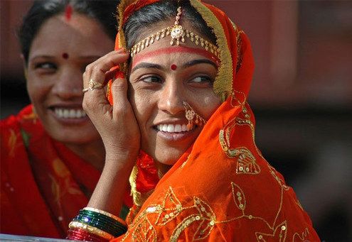 世界各国女人的奇异风俗