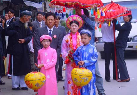 世界各国女人的奇异风俗