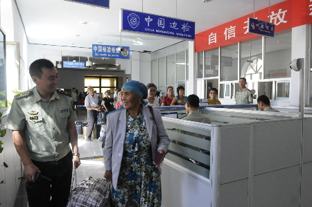走进国家一类口岸“巴克图”