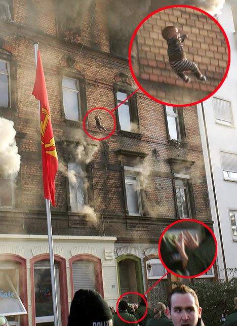 全球徒手接住坠落儿童的惊险瞬间