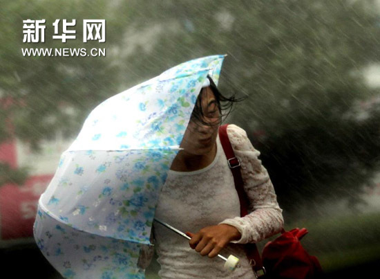 “布拉万”逼近 威海风雨交加