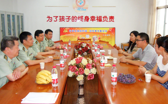 河南郑州：军民互助 共建鱼水情