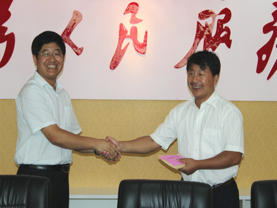 昆明东川区60余万重奖优秀教师