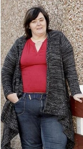 英女子自救一命 竟咳出2厘米长肿瘤组织(图)